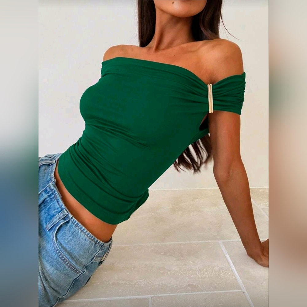 Aloruh Solid Color Pleated Fitted Off Shoulder Elegant Top - Picture 4 of 8